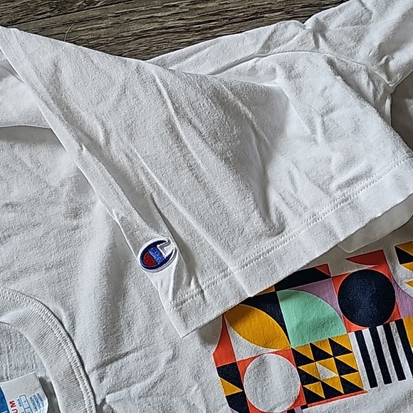 NWOT Champion t-shirt - Picture 4 of 4